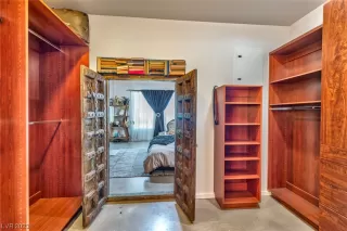 Photo #5: 2544664 Listing