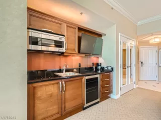 Photo #5: 2544678 Listing