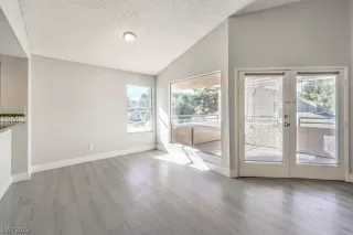 Photo #4: 2544686 Listing