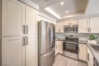 Photo #6: 2544686 Listing