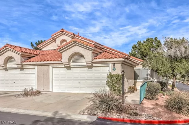 MLS: 2544740 Condo For Sale