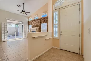 Photo #4: 2544857 Listing