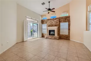 Photo #5: 2544857 Listing