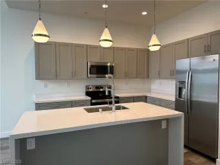 Photo #3: 2544886 Listing 