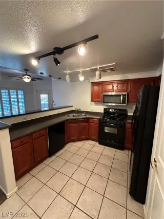 Photo #1: 2544888 Listing 