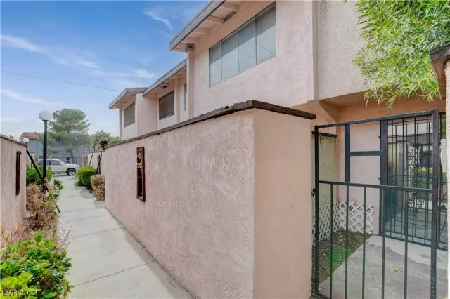 MLS: 2544931 Condo For Sale