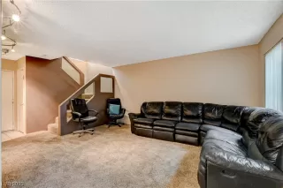 Photo #3: 2544931 Listing