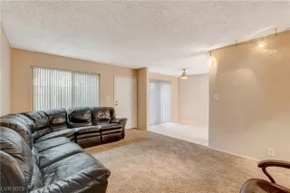 Photo #5: 2544931 Listing