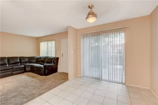 Photo #6: 2544931 Listing