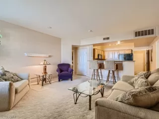 Photo #2: 2544938 Listing