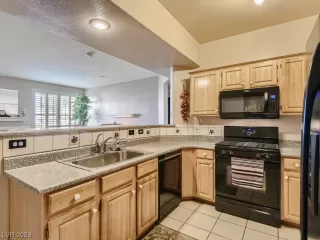 Photo #5: 2544938 Listing