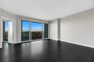 Photo #4: 2544984 Listing