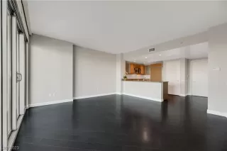 Photo #5: 2544984 Listing