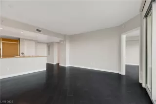 Photo #6: 2544984 Listing