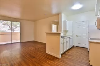 Photo #4: 2544993 Listing