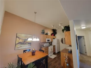 Photo #2: 2545023 Listing 