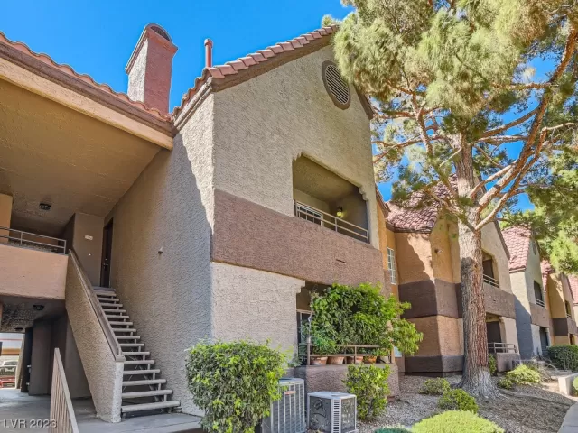 MLS: 2545032 Condo For Sale