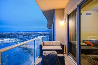 Photo #3: 2545033 Listing