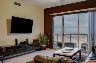 Photo #6: 2545033 Listing