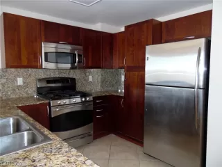 Photo #5: 2545037 Listing 