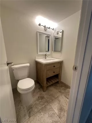 Photo #4: 2545073 Listing