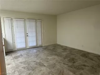 Photo #5: 2545073 Listing