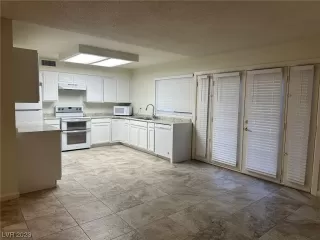 Photo #6: 2545073 Listing