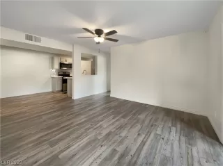 Photo #2: 2545104 Listing