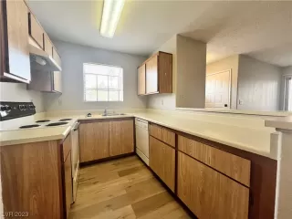 Photo #3: 2545129 Listing 