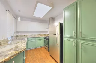 Photo #5: 2545178 Listing