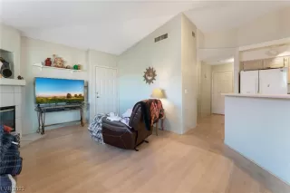 Photo #5: 2545184 Listing