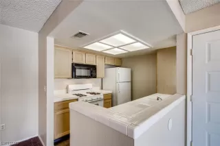 Photo #6: 2545194 Listing 