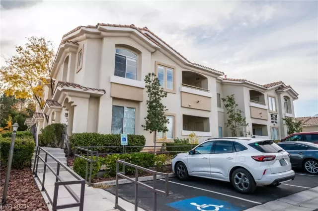 MLS: 2545247 Condo For Sale