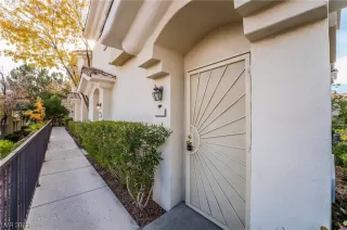 Photo #2: 2545247 Listing
