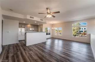 Photo #3: 2545247 Listing