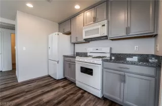 Photo #6: 2545247 Listing