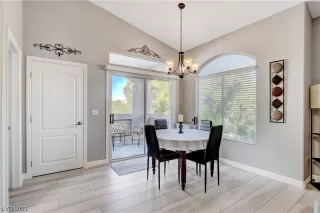 Photo #4: 2545249 Listing