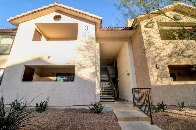 MLS: 2545251 Condo For Sale