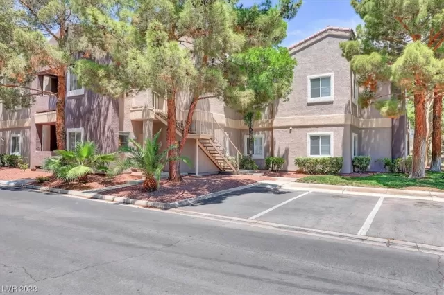 MLS: 2545255 Condo For Sale