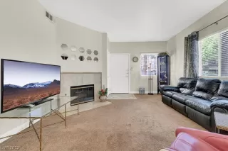 Photo #4: 2545255 Listing