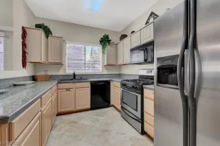 Photo #6: 2545255 Listing