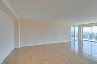 Photo #2: 2545258 Listing