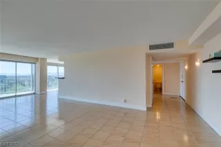 Photo #6: 2545258 Listing