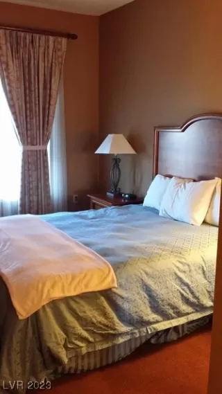 Photo #4: 2545259 Listing