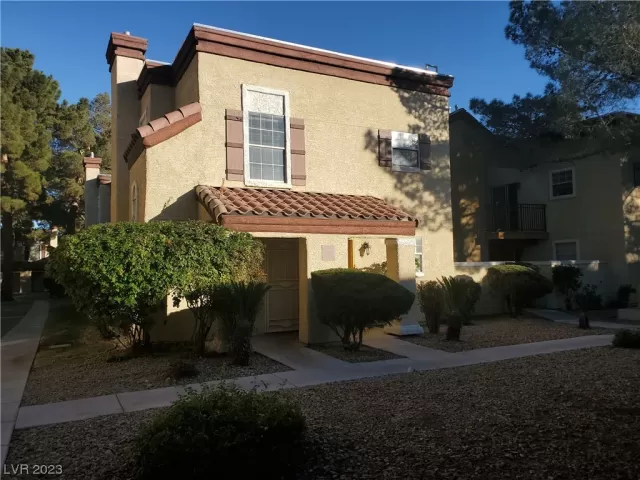 MLS: 2545287 Condo For Sale