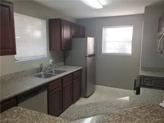 Photo #3: 2545287 Listing