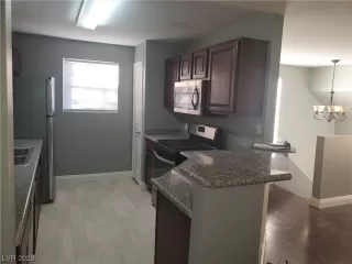 Photo #4: 2545287 Listing