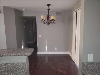 Photo #6: 2545287 Listing