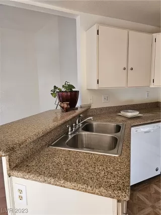 Photo #3: 2545291 Listing 