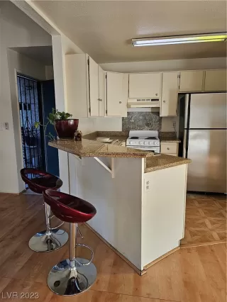 Photo #5: 2545291 Listing 